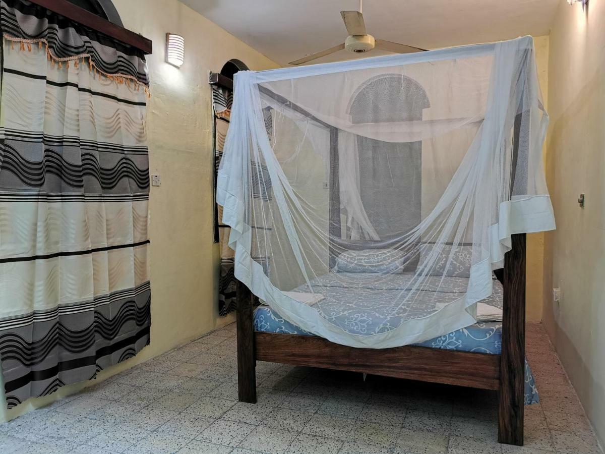 Crown Hotel Zanzibar Eksteriør bilde